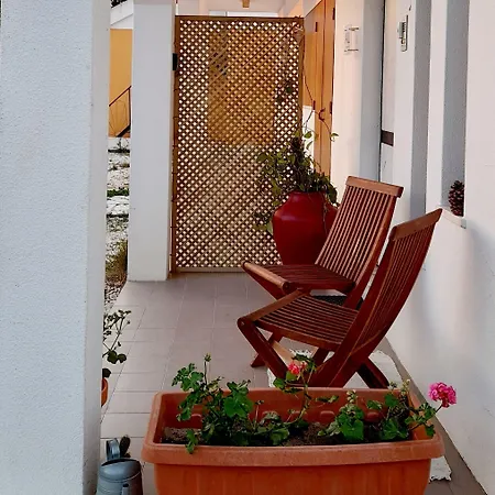 Villa Sublime Sun And Van, By Meco *